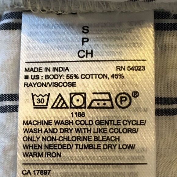 Old Navy Women's Button-Up Shirt Striped Cap Sleeve Size Small - Picture 5 of 6